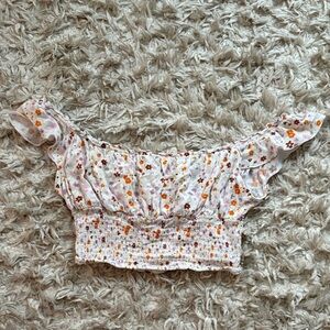 La Hearts Floral Ruffle Crop Top